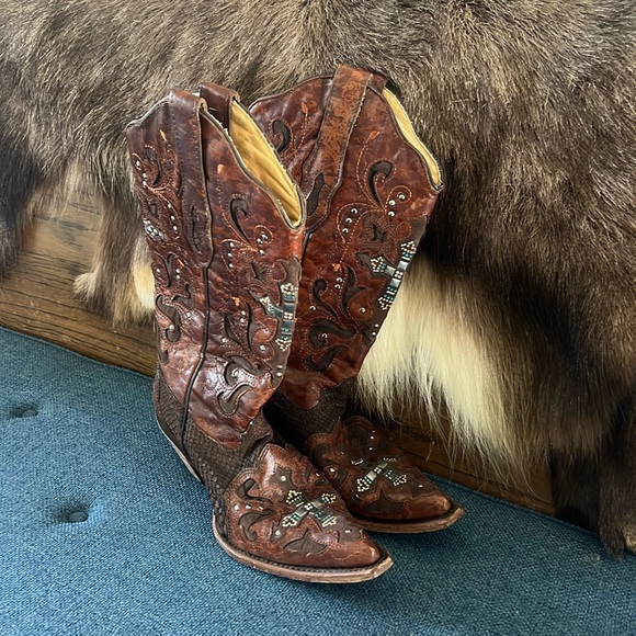 Corral Shoes - Corral Boots